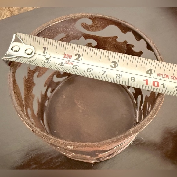 Slatkin & Co Rustic candle holder - Picture 3 of 3